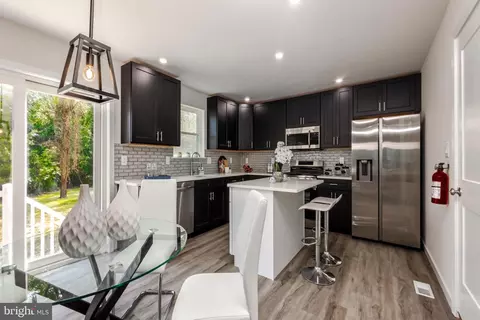 258 W Academy St, Clayton, NJ 08312