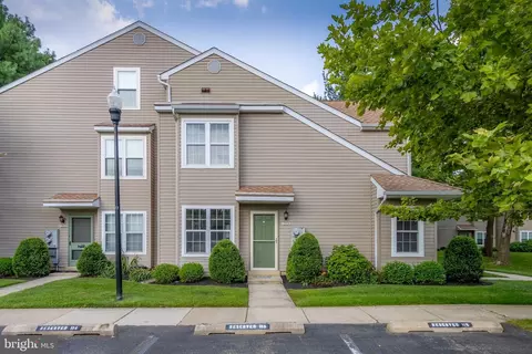 1205 Hawthorne Ct, Sewell, NJ 08080