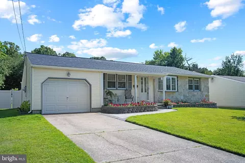 7 School House Ln, Turnersville, NJ 08012