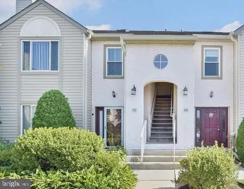 90 Yellowwood Ct, Glassboro, NJ 08028