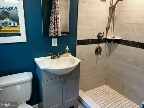 Bath - 342 West Ave, Pitman, NJ 08071 photo 4 of 11