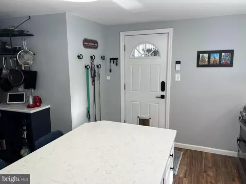 Entry Way - 342 West Ave, Pitman, NJ 08071 photo 7 of 12