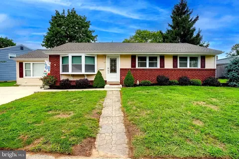14 Willingboro Rd, Sewell, NJ 08080