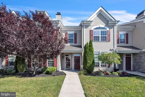 612 Van Gogh Ct, Williamstown, NJ 08094