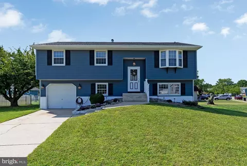142 Hampshire Dr, Woodbury, NJ 08096