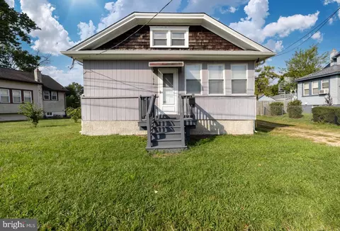 1638 S Delaware St, Paulsboro, NJ 08066