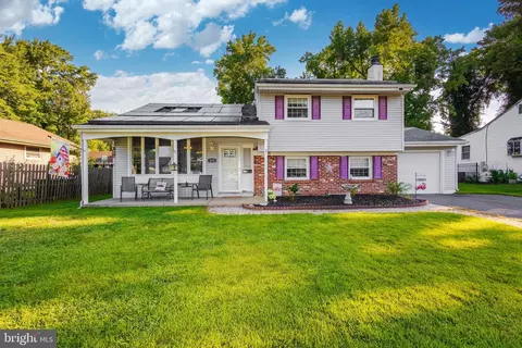 233 Cherry Ave, Woodbury Heights, NJ 08097