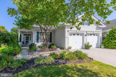 1 Embassy Dr, Woolwich Township, NJ 08085