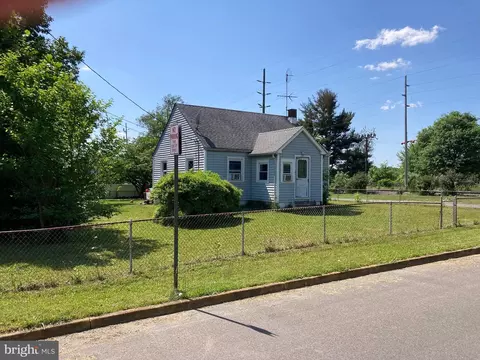41 N Home Ave, Gibbstown, NJ 08027