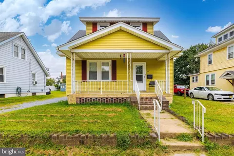 533 Greenwich Ave, Paulsboro, NJ 08066