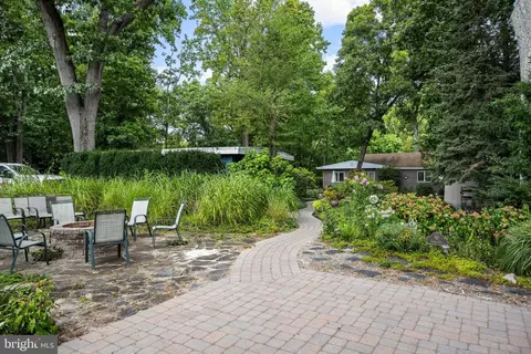 60 Laurel Dr, Monroeville, NJ 08343