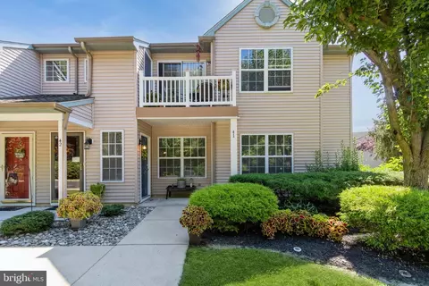 41 Crestmont Dr, Mantua, NJ 08051