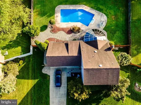 716 Carter Hl, West Deptford, NJ 08066