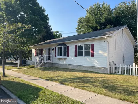 707 Asbury Ave, National Park, NJ 08063