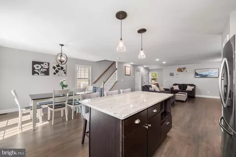 Entry Way - 616 S Broadway, Pitman, NJ 08071 photo 6 of 8