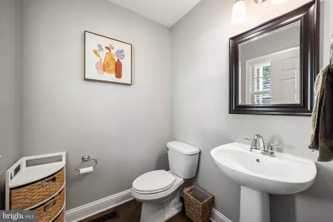 Entry Way - 616 S Broadway, Pitman, NJ 08071 photo 7 of 8