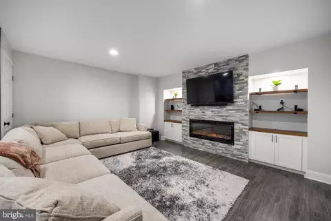 Living - 616 S Broadway, Pitman, NJ 08071 photo 2 of 2