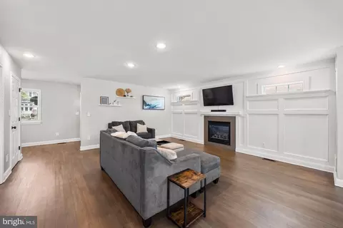 Living - 616 S Broadway, Pitman, NJ 08071 photo 1 of 2