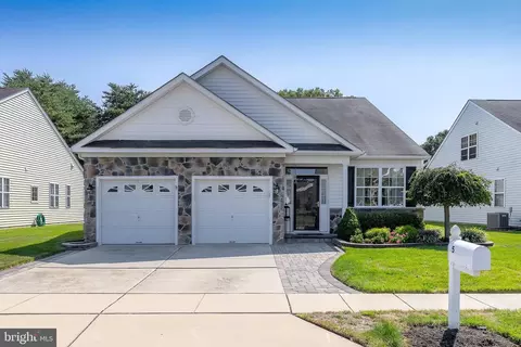 5 Osprey Ln, Thorofare, NJ 08086