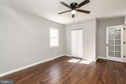 Entry Way - 338 Legion Ct, Pitman, NJ 08071 photo 4 of 5