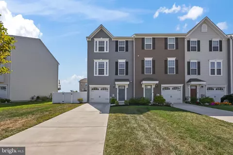 210 Dalton Dr, Swedesboro, NJ 08085