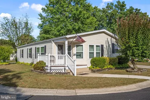 421 Totem Pl, Williamstown, NJ 08094