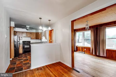 Entry Way - 230 Adams Ave, Pitman, NJ 08071 photo 1 of 2