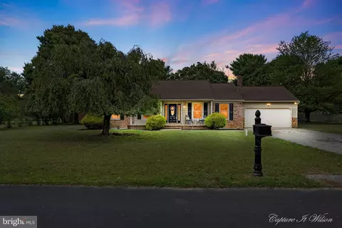 19 Viereck Rd, Swedesboro, NJ 08085