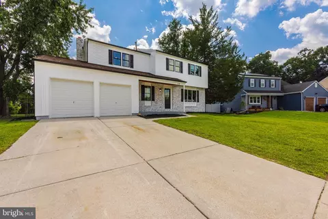 14 Brookside Dr, Sewell, NJ 08080