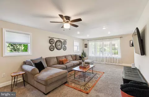 Entry Way - 508 Boundary Rd, Pitman, NJ 08071 photo 1 of 15