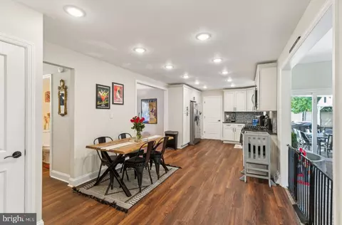 Entry Way - 508 Boundary Rd, Pitman, NJ 08071 photo 4 of 15