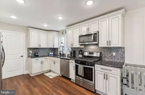 Entry Way - 508 Boundary Rd, Pitman, NJ 08071 photo 7 of 15