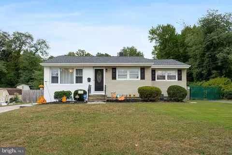 42 Barclay Dr, Blackwood, NJ 08012