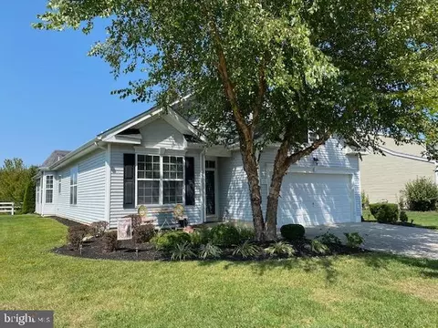 11 Hylton Rd, Swedesboro, NJ 08085