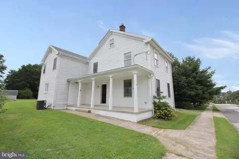 42 Chestnut St, Mantua, NJ 08051