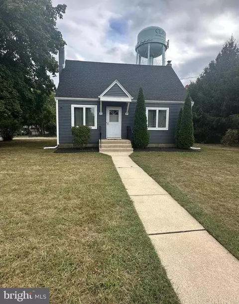 70 E Linden St, Clayton, NJ 08312