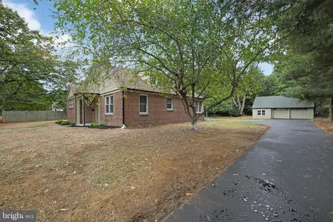 320 E Academy St, Clayton, NJ 08312