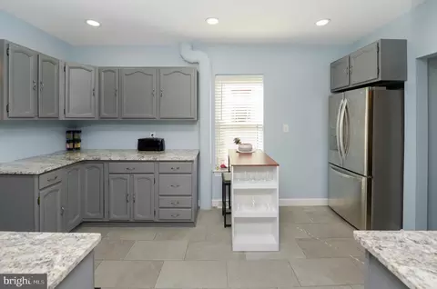 Entry Way - 109 Laurel Ave, Pitman, NJ 08071 photo 2 of 5