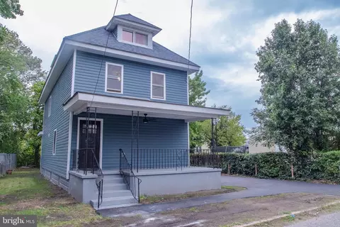 335 W Adams St, Paulsboro, NJ 08066