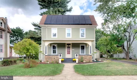 33 W Clinton St, Clayton, NJ 08312