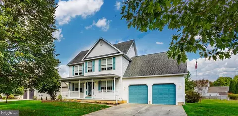 16 Clover Ridge Dr, Mickleton, NJ 08056