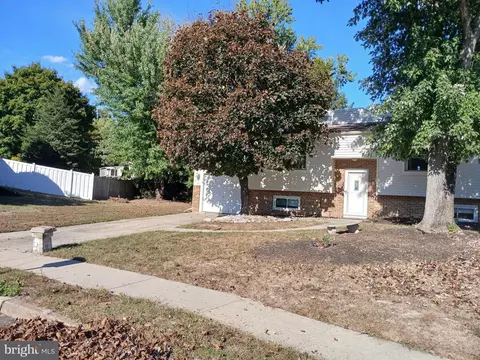8 Altair Ct, Blackwood, NJ 08012