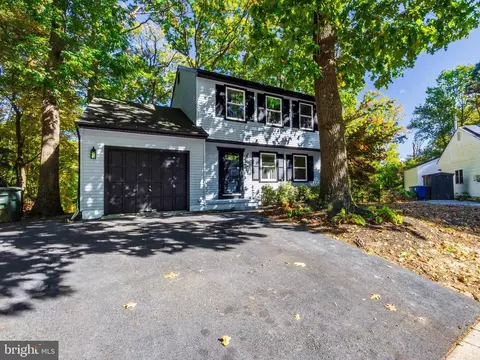 16 Hardwood Ct, Glassboro, NJ 08028