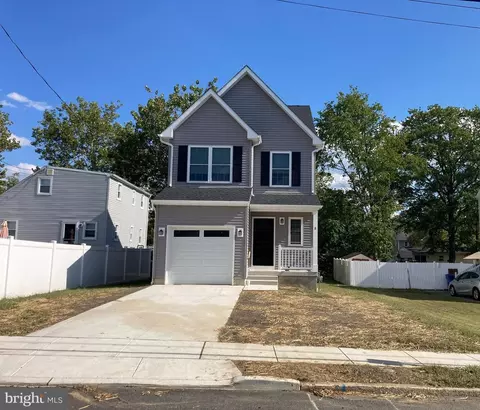 8 N 2nd St, National Park, NJ 08063