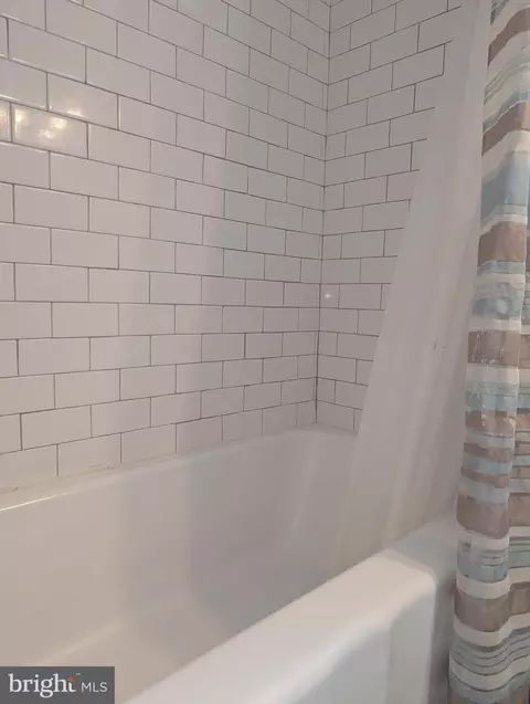 Bath - 102 4th Ave, Pitman, NJ 08071 photo 4 of 4