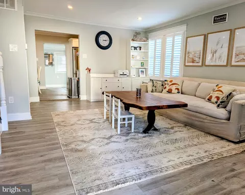 Entry Way - 102 4th Ave, Pitman, NJ 08071 photo 1 of 7