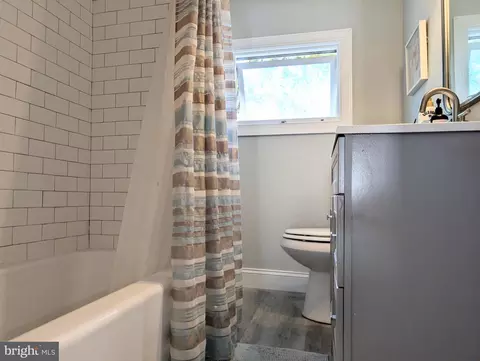 Bath - 102 4th Ave, Pitman, NJ 08071 photo 3 of 4