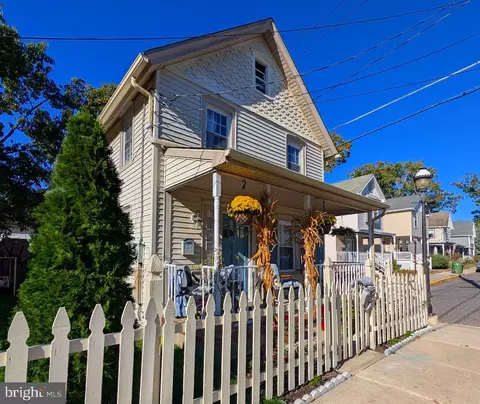 Exterior - 102 4th Ave, Pitman, NJ 08071 photo 5 of 7
