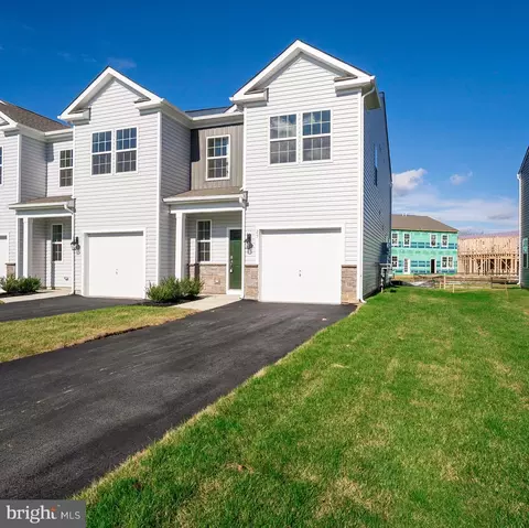 25 Arlotta St, Glassboro, NJ 08028