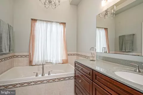 Bath - 608 Howard Ave, Pitman, NJ 08071 photo 3 of 5